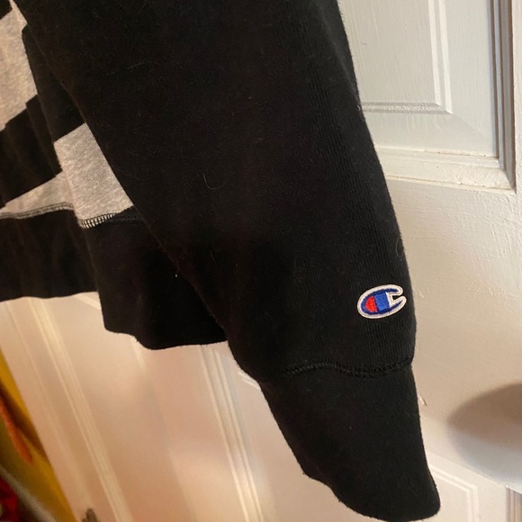 Medium stripped Champion crewneck - Picture 3 of 3